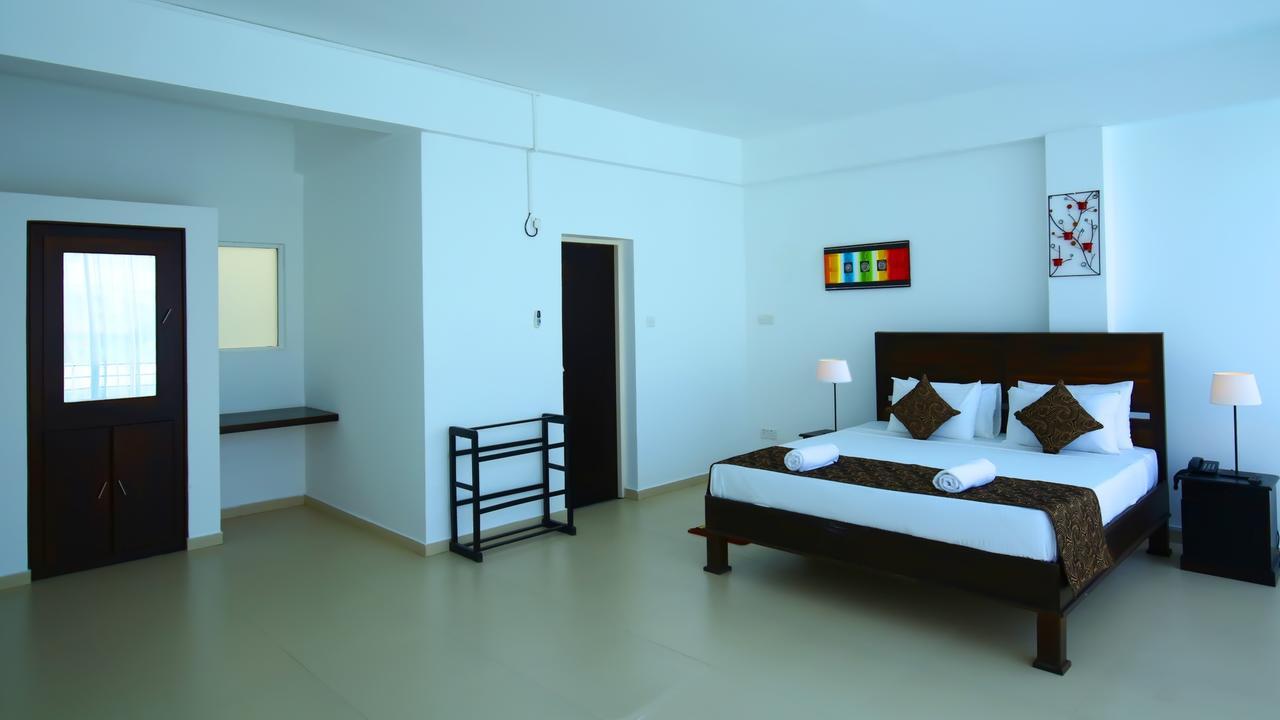 Twenty Two Binaweli Hotel Weligama Exterior photo