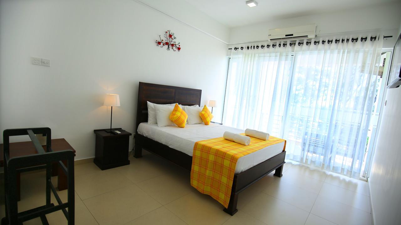 Twenty Two Binaweli Hotel Weligama Exterior photo