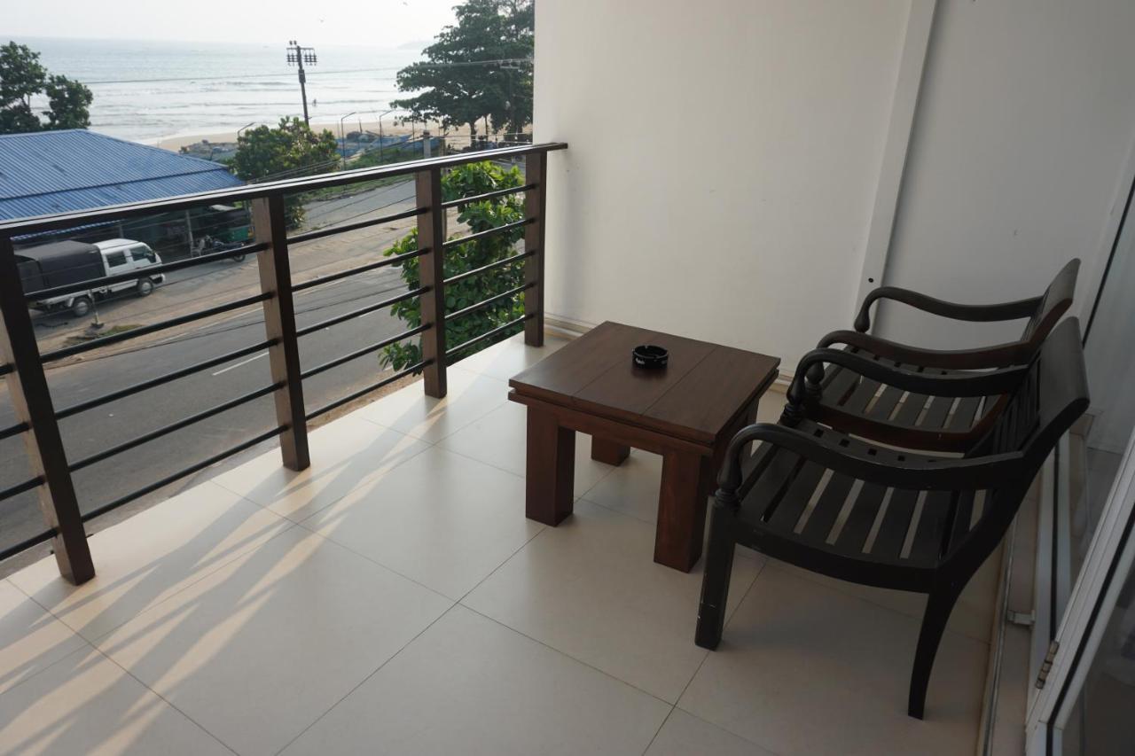 Twenty Two Binaweli Hotel Weligama Exterior photo
